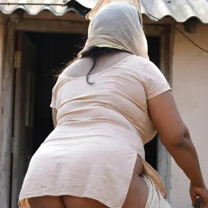 Curvy Bhabhi in Seductive Sarong Tease