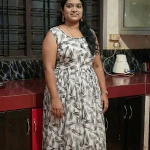 Curvy Desi Bhabhi in Casual Maxi Dress